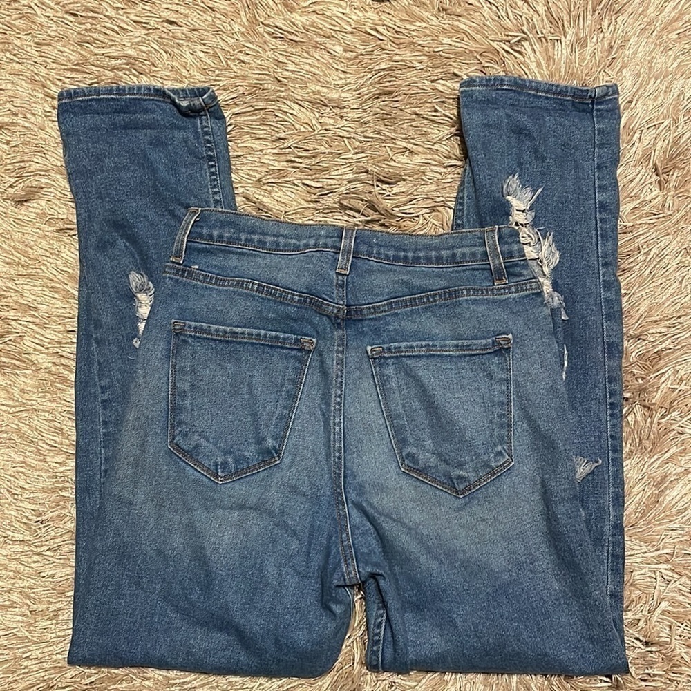 Akira Hi Rise Ripped‎ Mom Jeans - Picture 4 of 8